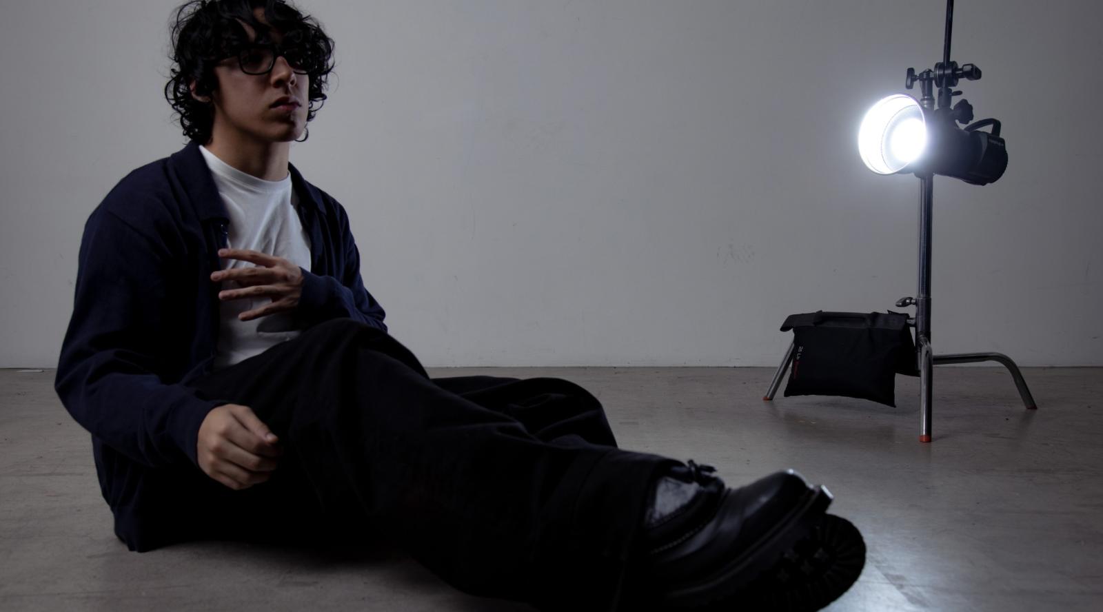 Riovaz Talks Indie Sleaze Revival, Viral Beginnings, and How His Debut Album Feels Like “Growing Pains On The Dance Floor”